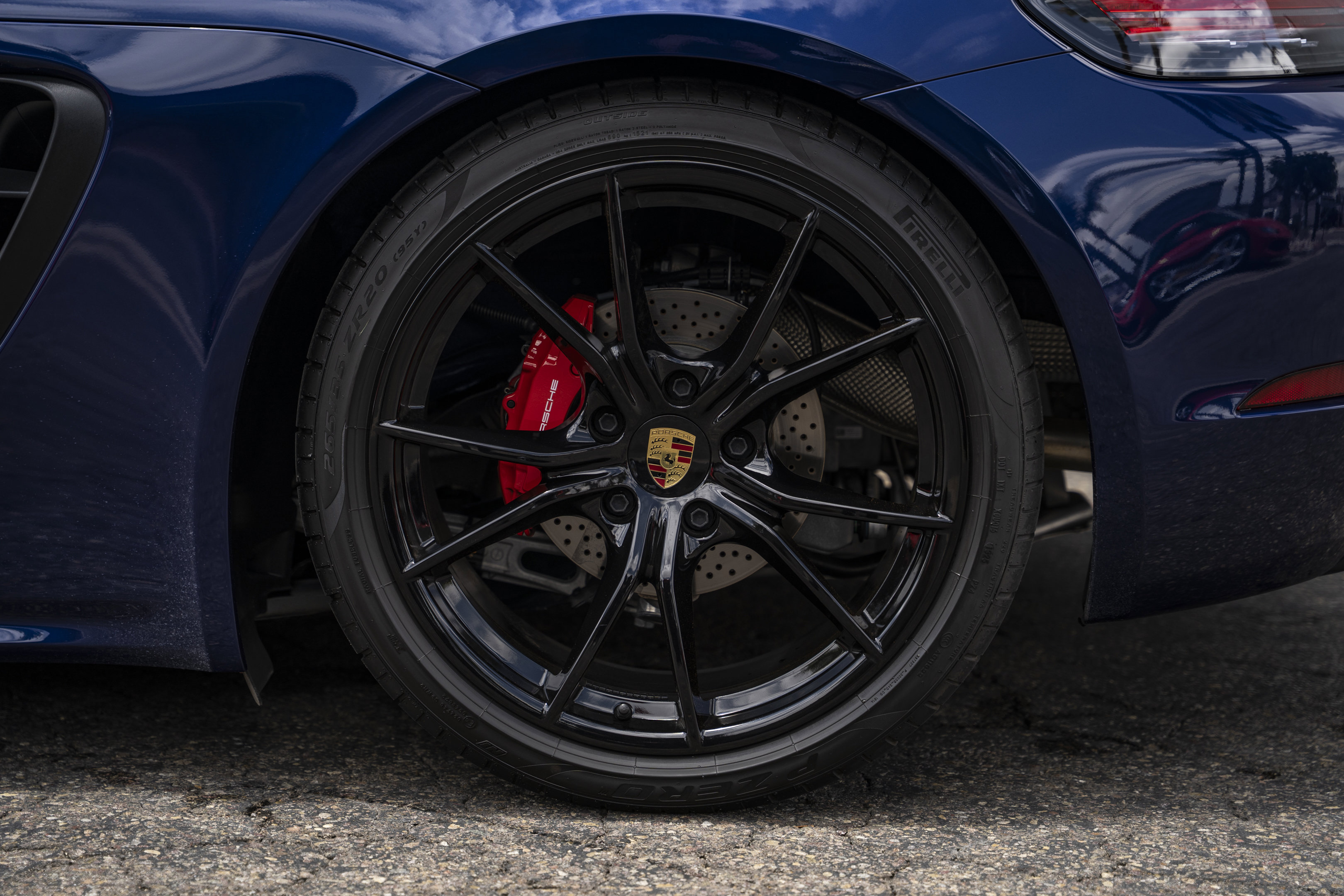 Used 2025 Porsche 718 Cayman S RWD image 16