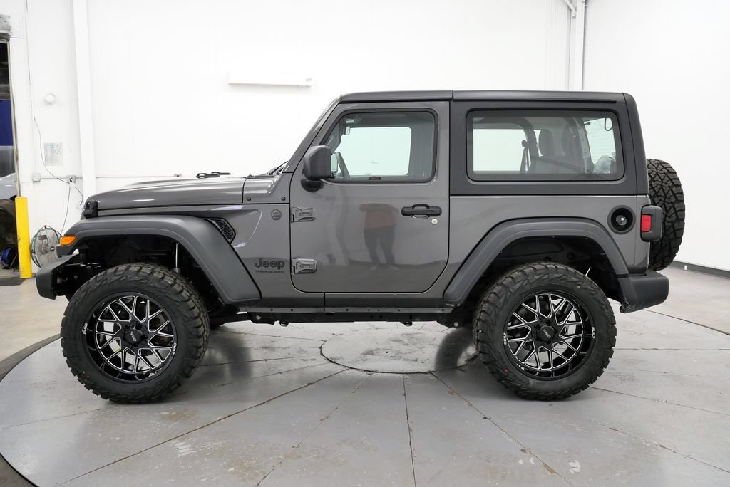Used 2024 Jeep Wrangler Sport AWD/4WD image 4