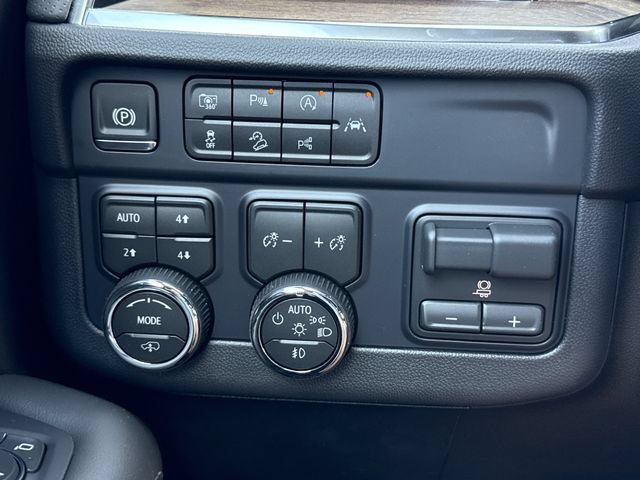 New 2026 Chevrolet Tahoe High Country AWD/4WD image 25