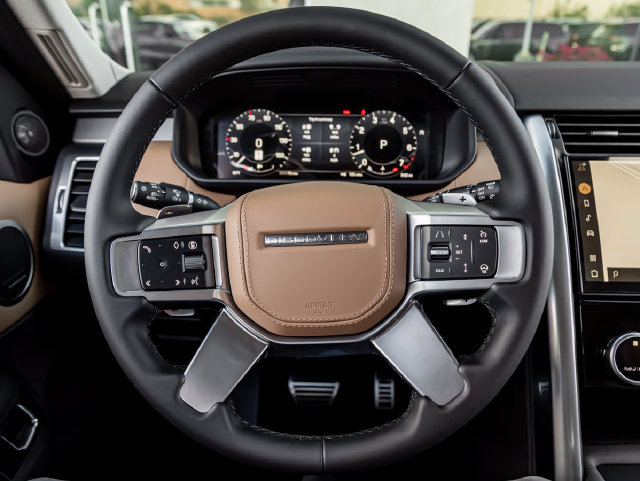 New 2026 Land Rover Discovery Limited Edition AWD/4WD image 18