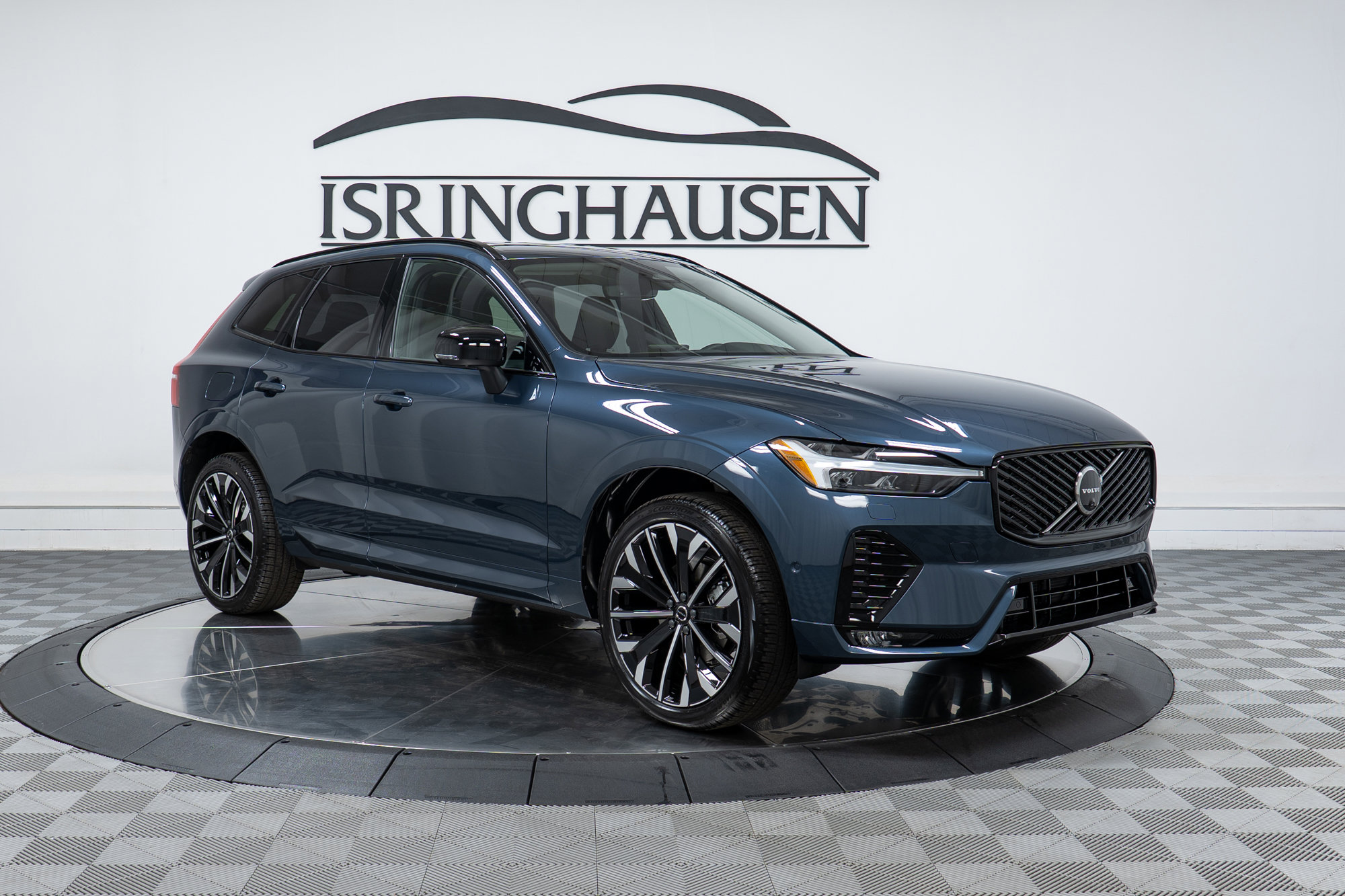 New 2026 Volvo XC60 B5 Ultra w/ Climate Package image 3