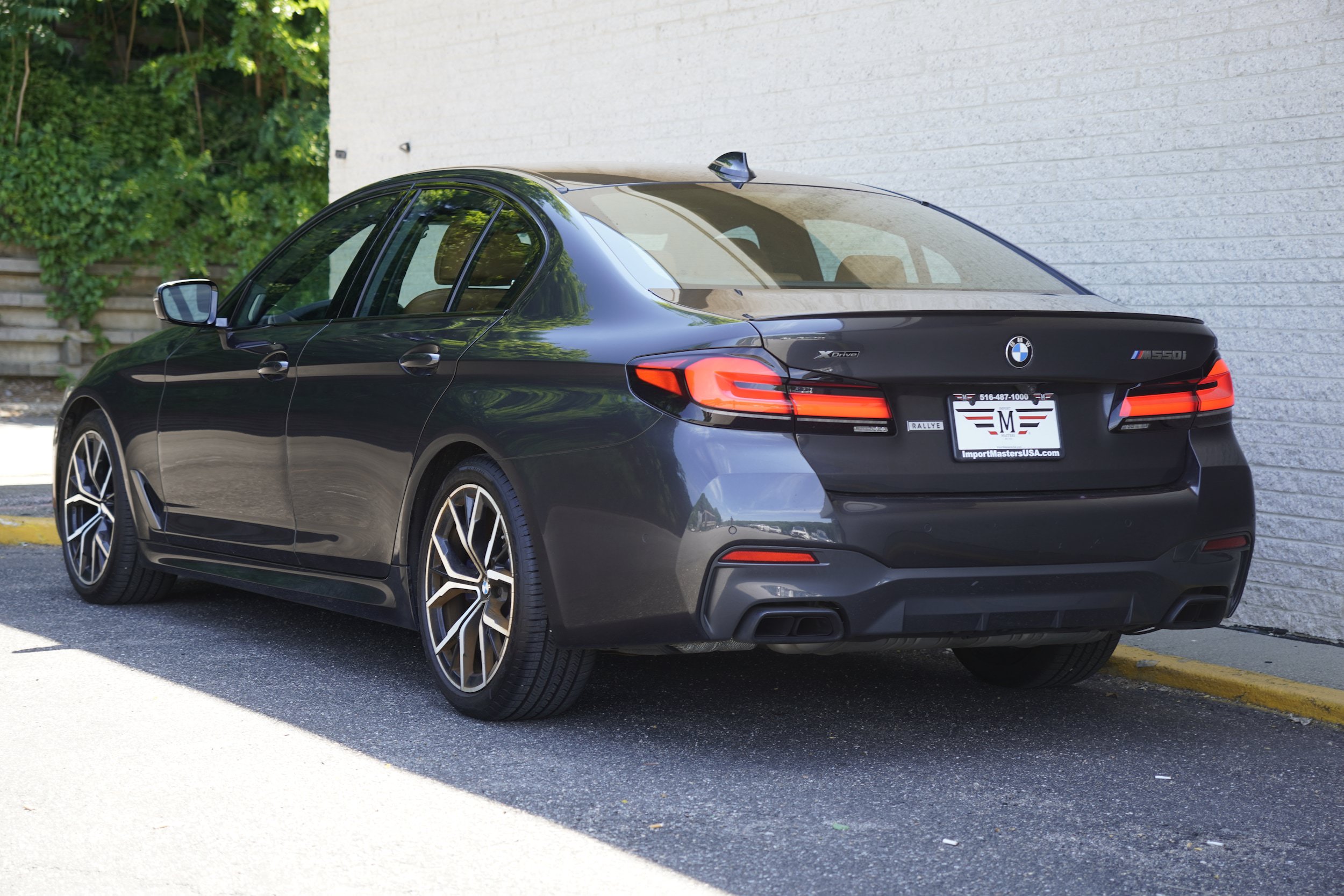 Used 2021 BMW M550i xDrive AWD/4WD image 4