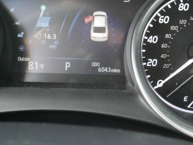 Certified 2018 Toyota Camry XLE FWD image 29