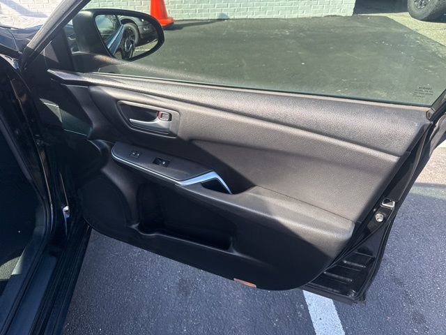 Used 2017 Toyota Camry SE image 8