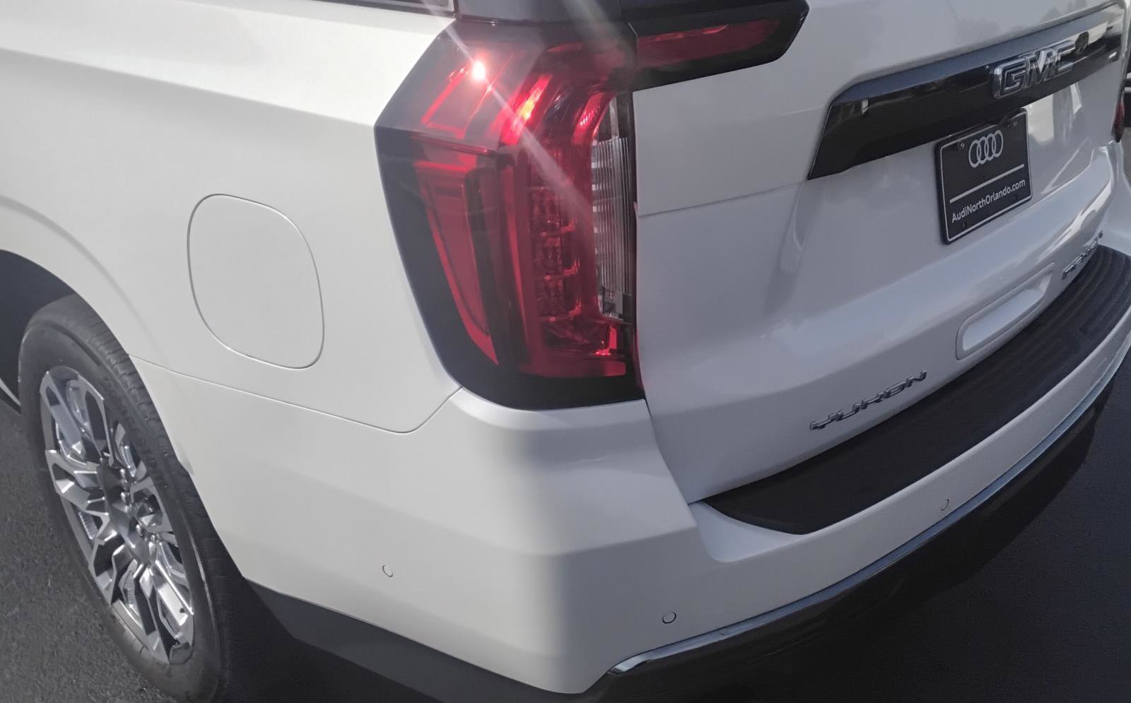 Used 2024 GMC Yukon Denali Ultimate image 9