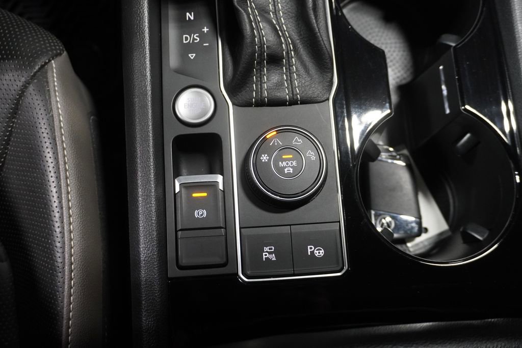 Used 2021 Volkswagen Atlas SEL Premium image 24