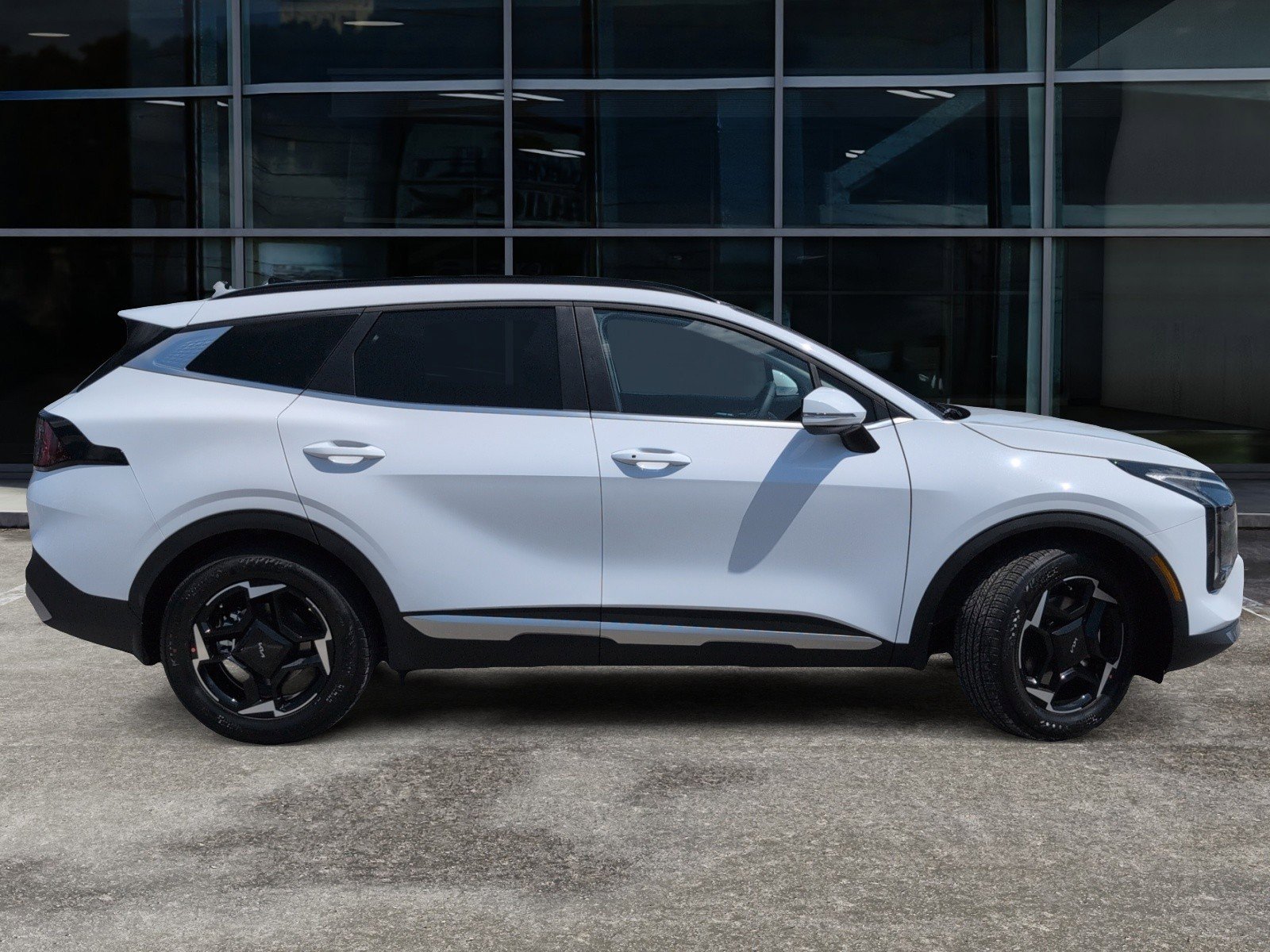 New 2026 Kia Sportage EX image 3