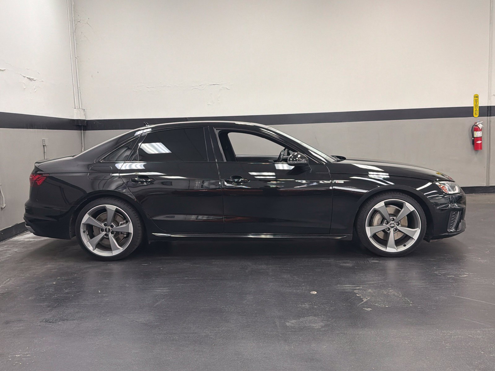 Used 2021 Audi A4 2.0T Premium Plus w/ Premium Plus Package AWD/4WD image 3