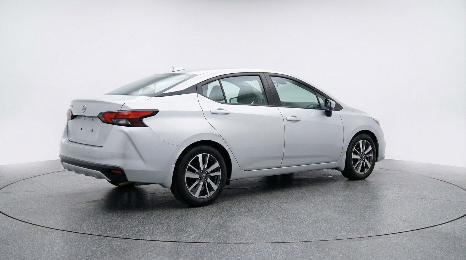 Used 2025 Nissan Versa SV image 9