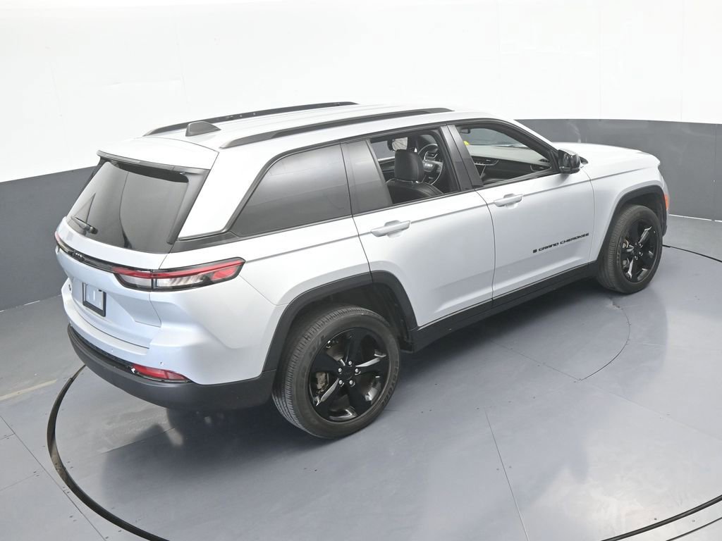 Used 2023 Jeep Grand Cherokee Altitude AWD/4WD image 54