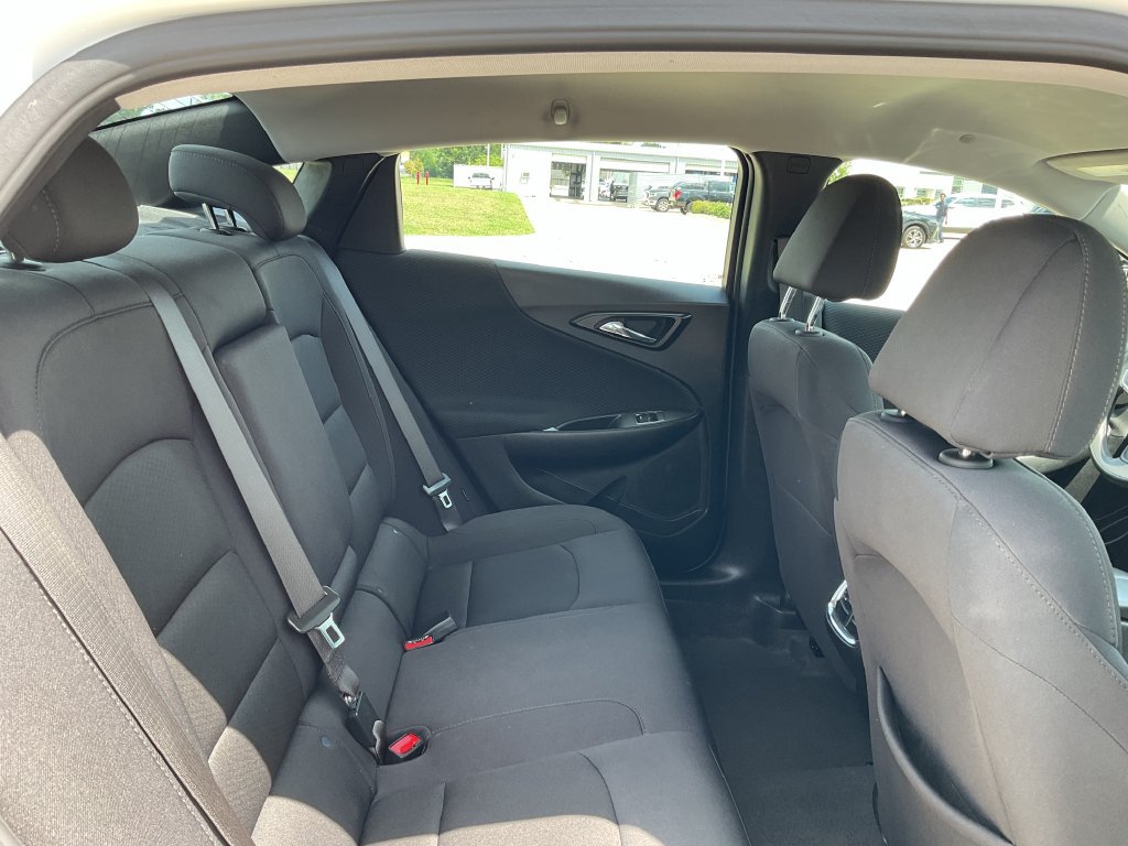 Used 2025 Chevrolet Malibu LT FWD image 15