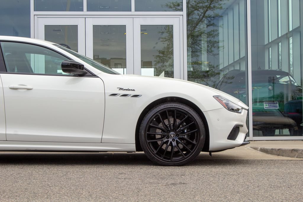 Used 2024 Maserati Ghibli Modena Q4 AWD/4WD image 5