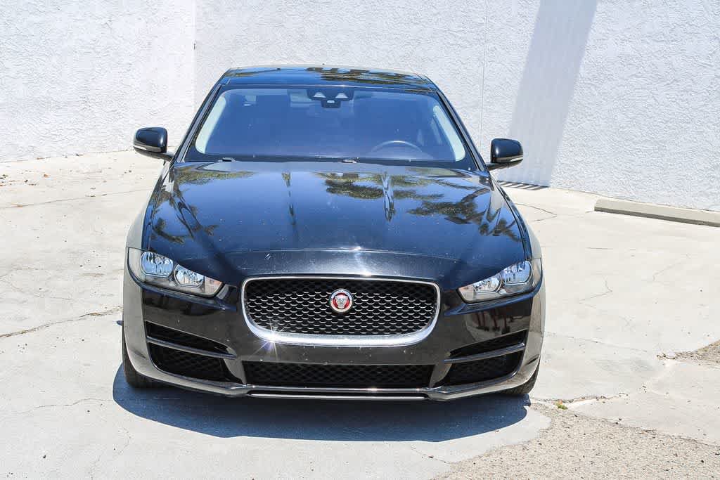 Used 2018 Jaguar XE Premium AWD/4WD image 2