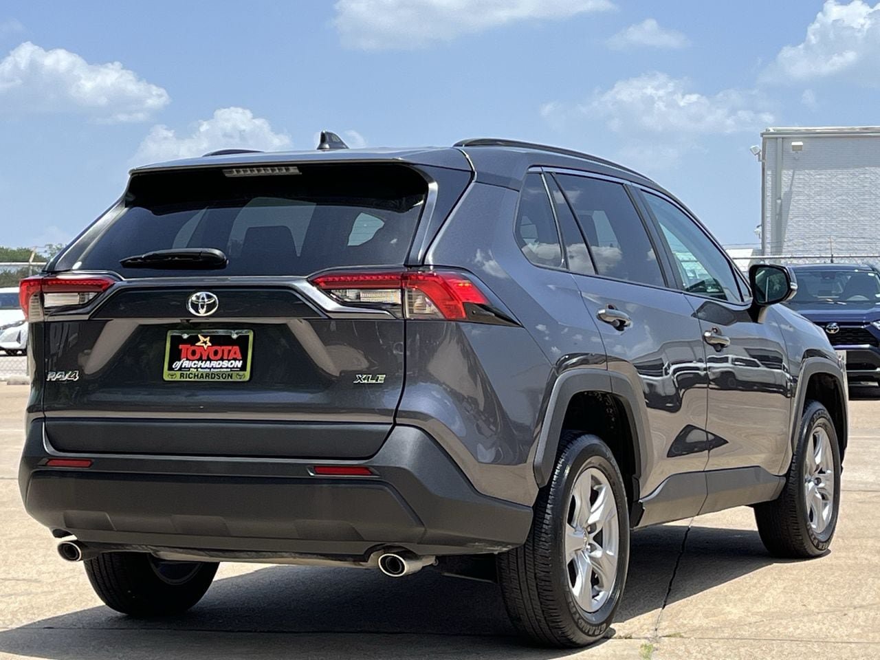 Used 2025 Toyota RAV4 XLE FWD image 4