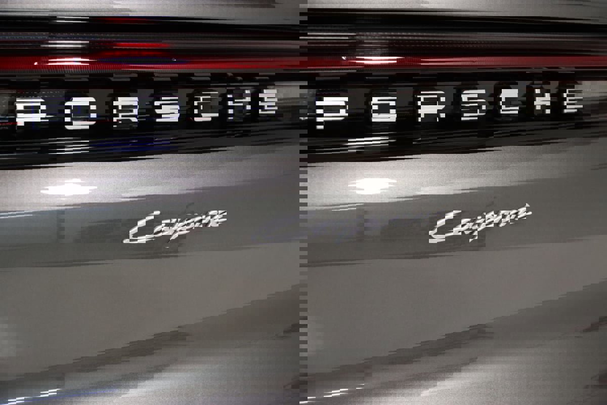 Used 2024 Porsche Cayenne image 4