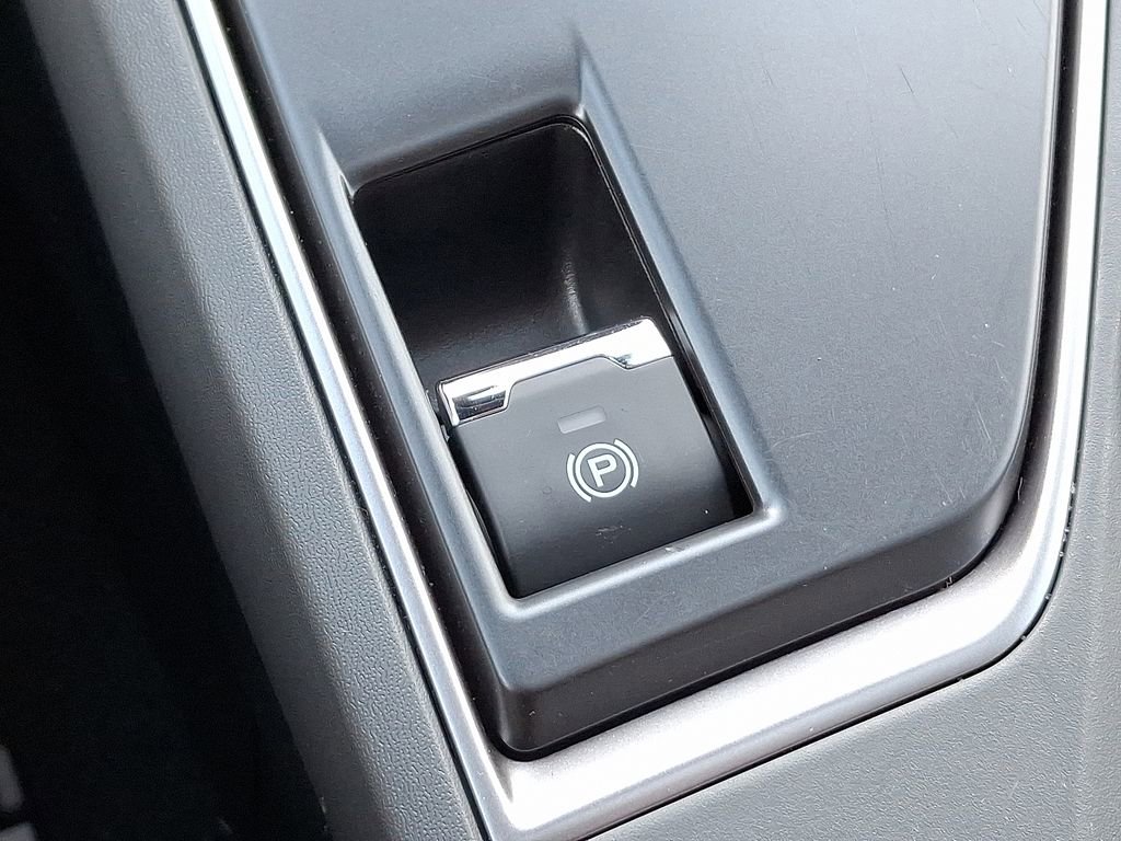 Used 2024 Subaru Crosstrek 2.0i Premium image 24