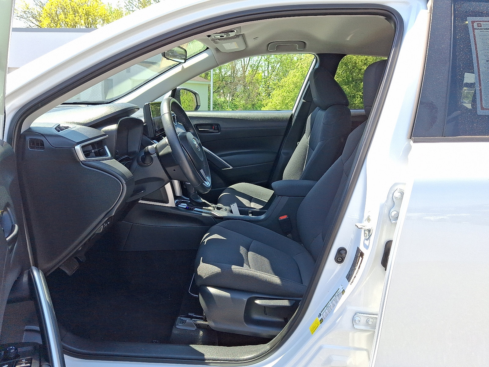 Certified 2023 Toyota Corolla Cross LE AWD/4WD image 15