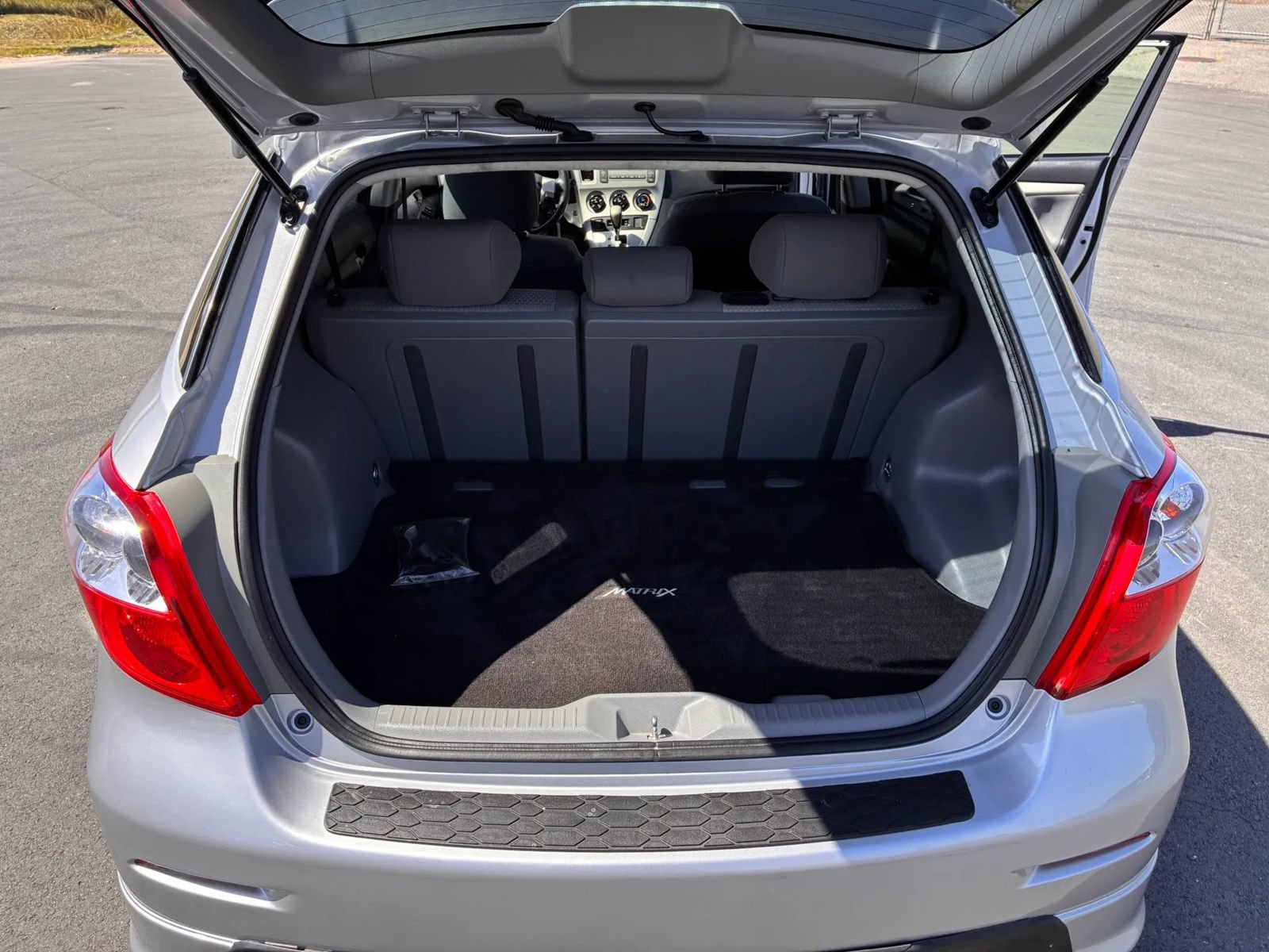 Used 2009 Toyota Matrix XRS w/ All Weather Guard Pkg FWD image 27