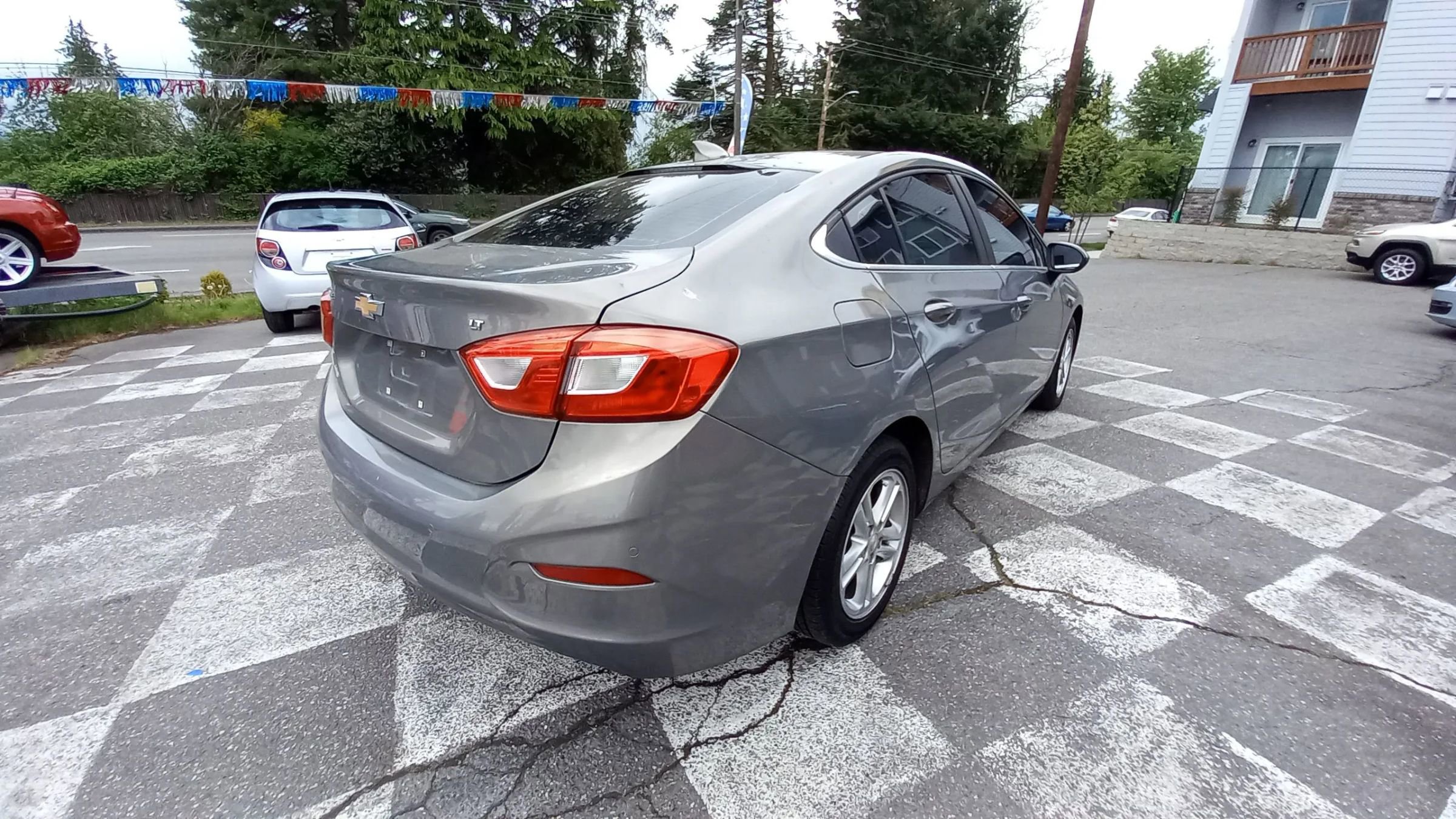 Used 2018 Chevrolet Cruze LT image 4