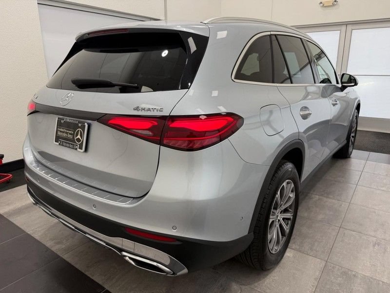 Used 2024 Mercedes-Benz GLC 300 4MATIC image 2