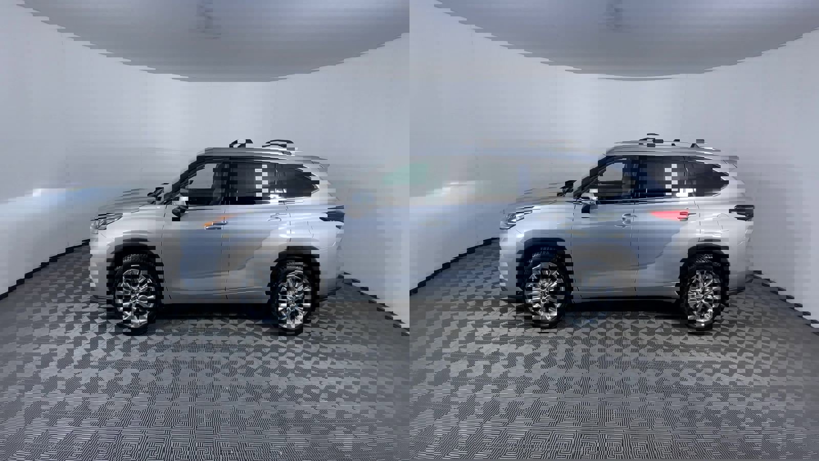 Used 2023 Toyota Highlander Limited image 5