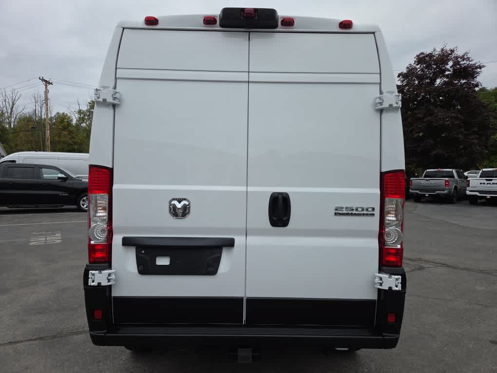 New 2025 RAM ProMaster 2500 FWD image 8