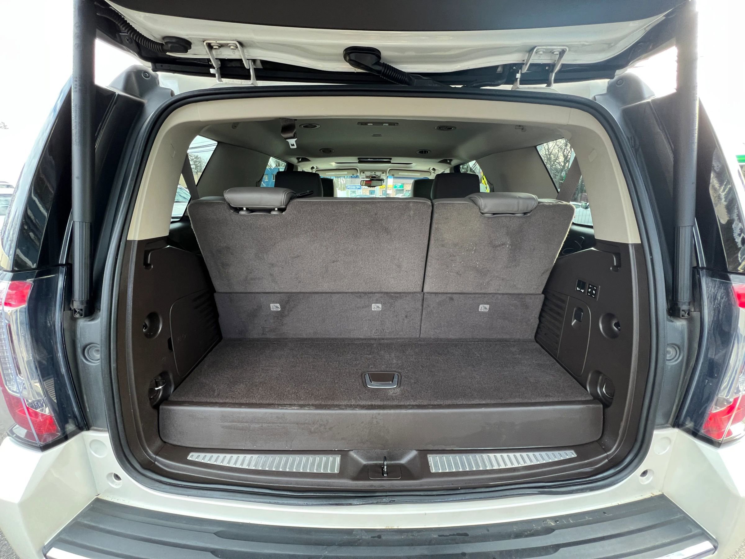 Used 2015 GMC Yukon Denali image 29