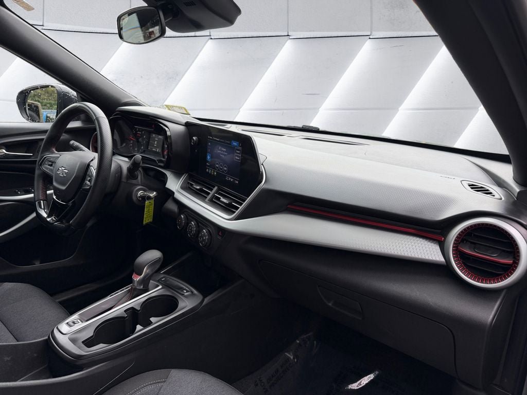 Used 2024 Chevrolet Trax RS w/ Driver Confidence Package FWD image 16