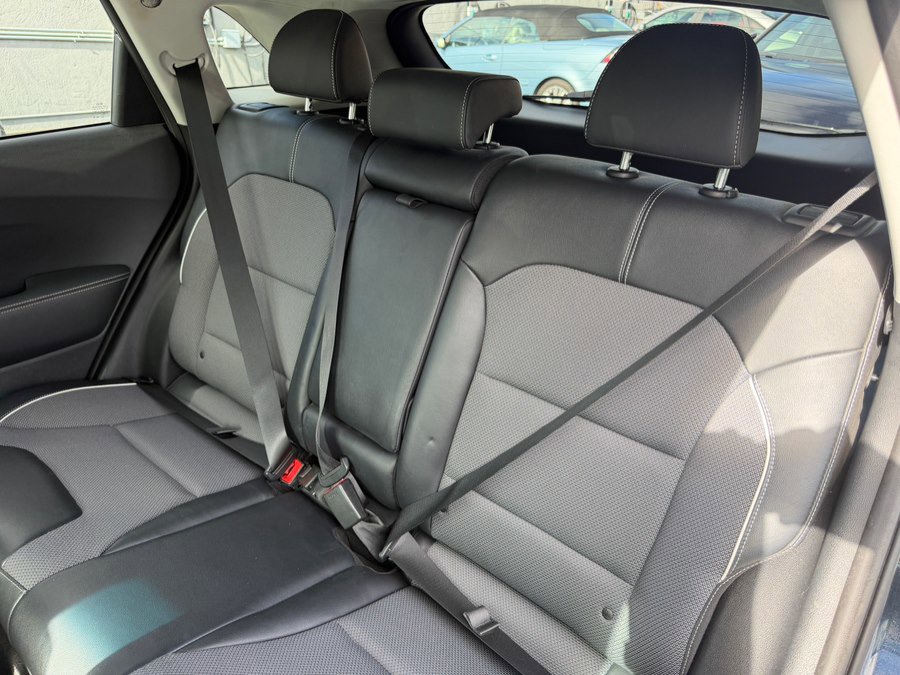 Used 2020 Kia Niro EX w/ Cold Weather Package image 42