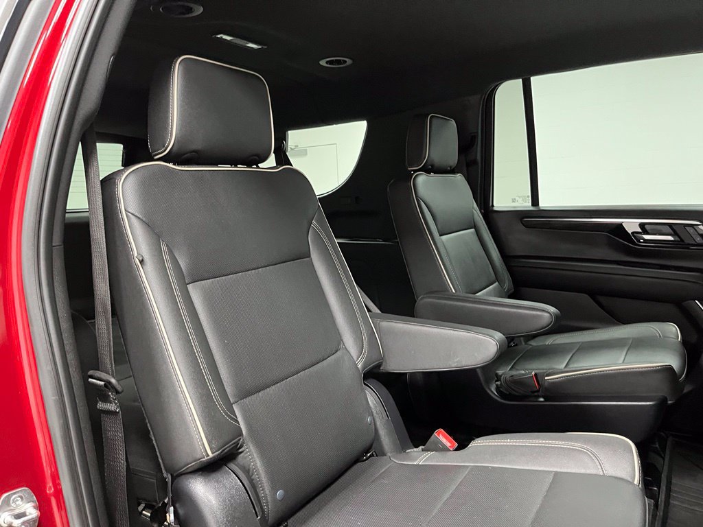 Used 2025 Chevrolet Suburban Premier AWD/4WD image 55