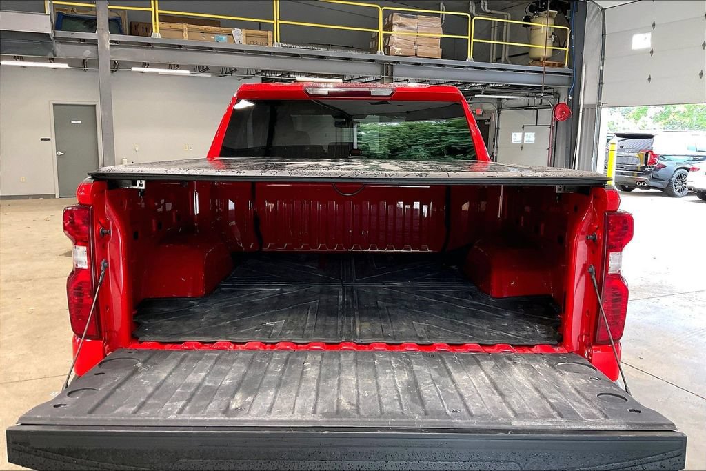 Used 2021 Chevrolet Silverado 1500 LT AWD/4WD image 5