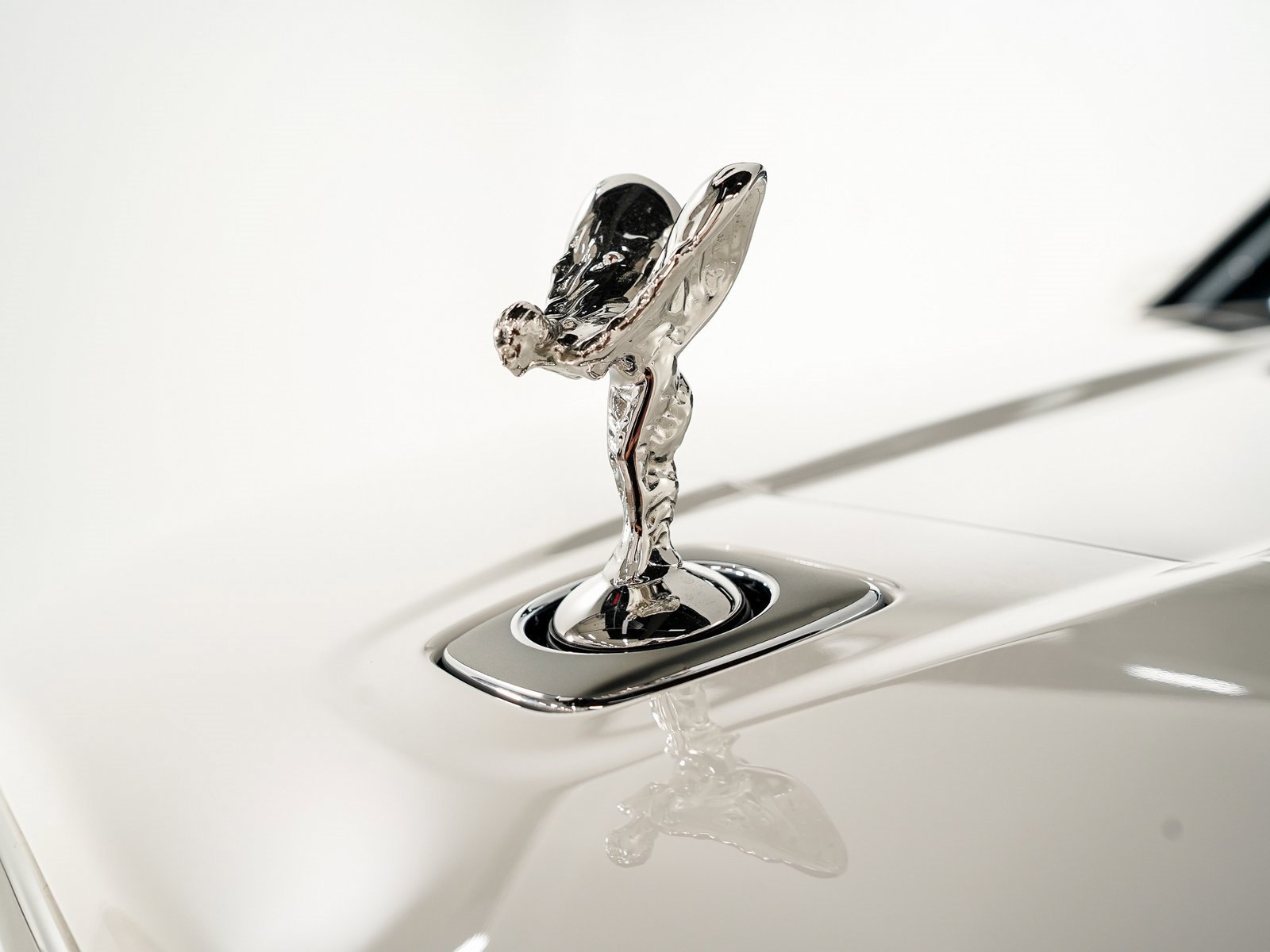Certified 2025 Rolls-Royce Cullinan image 57