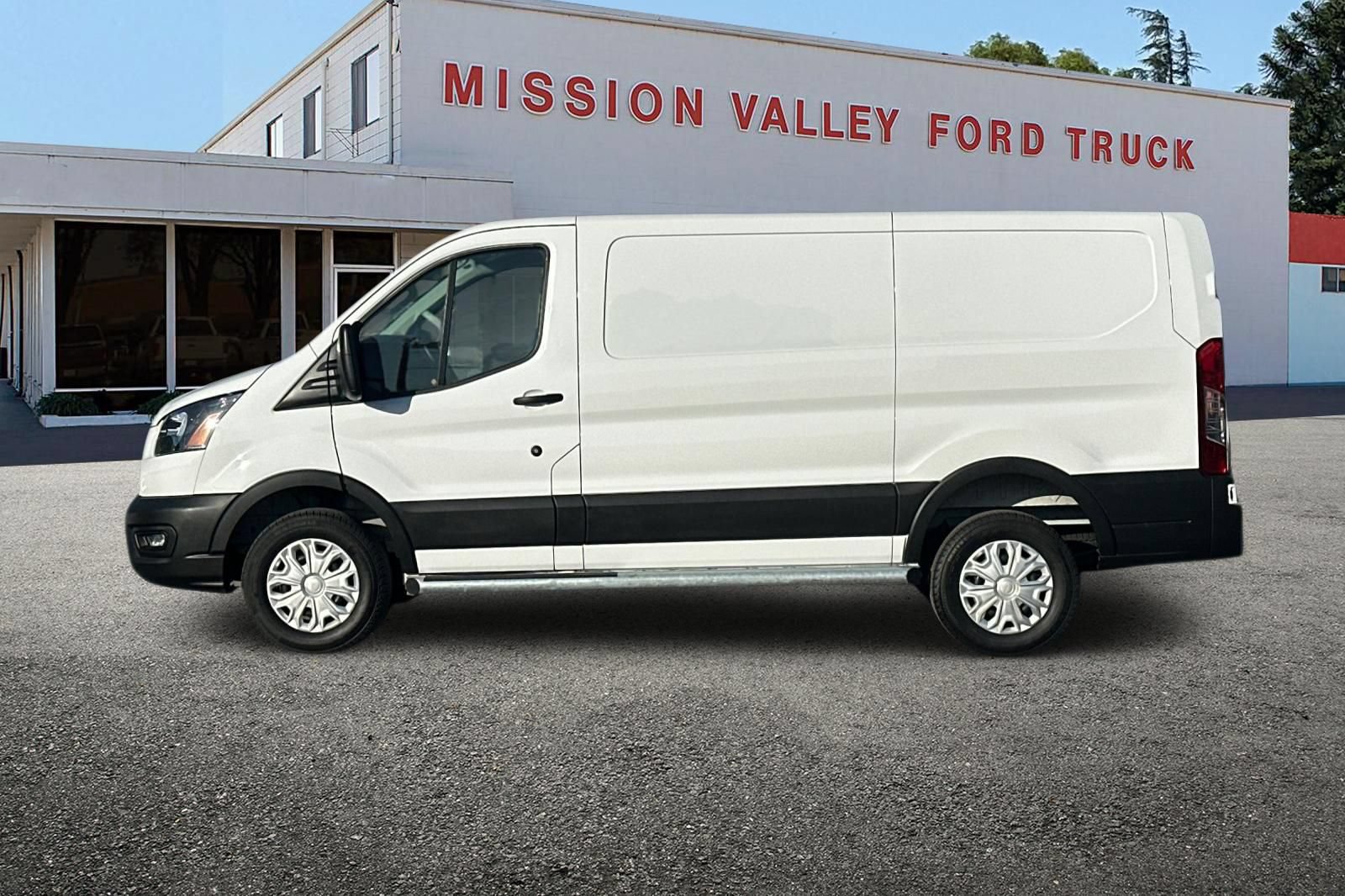 Used 2025 Ford Transit 250 Low Roof w/ Exterior Upgrade Package RWD image 7