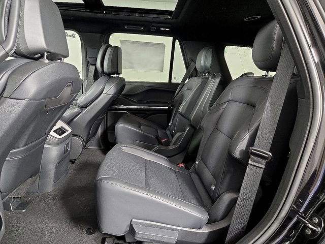 New 2025 Lincoln Navigator Reserve w/ Jet Appearance Package image 9