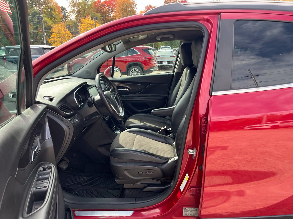 Used 2020 Buick Encore Preferred w/ Safety Package FWD image 19