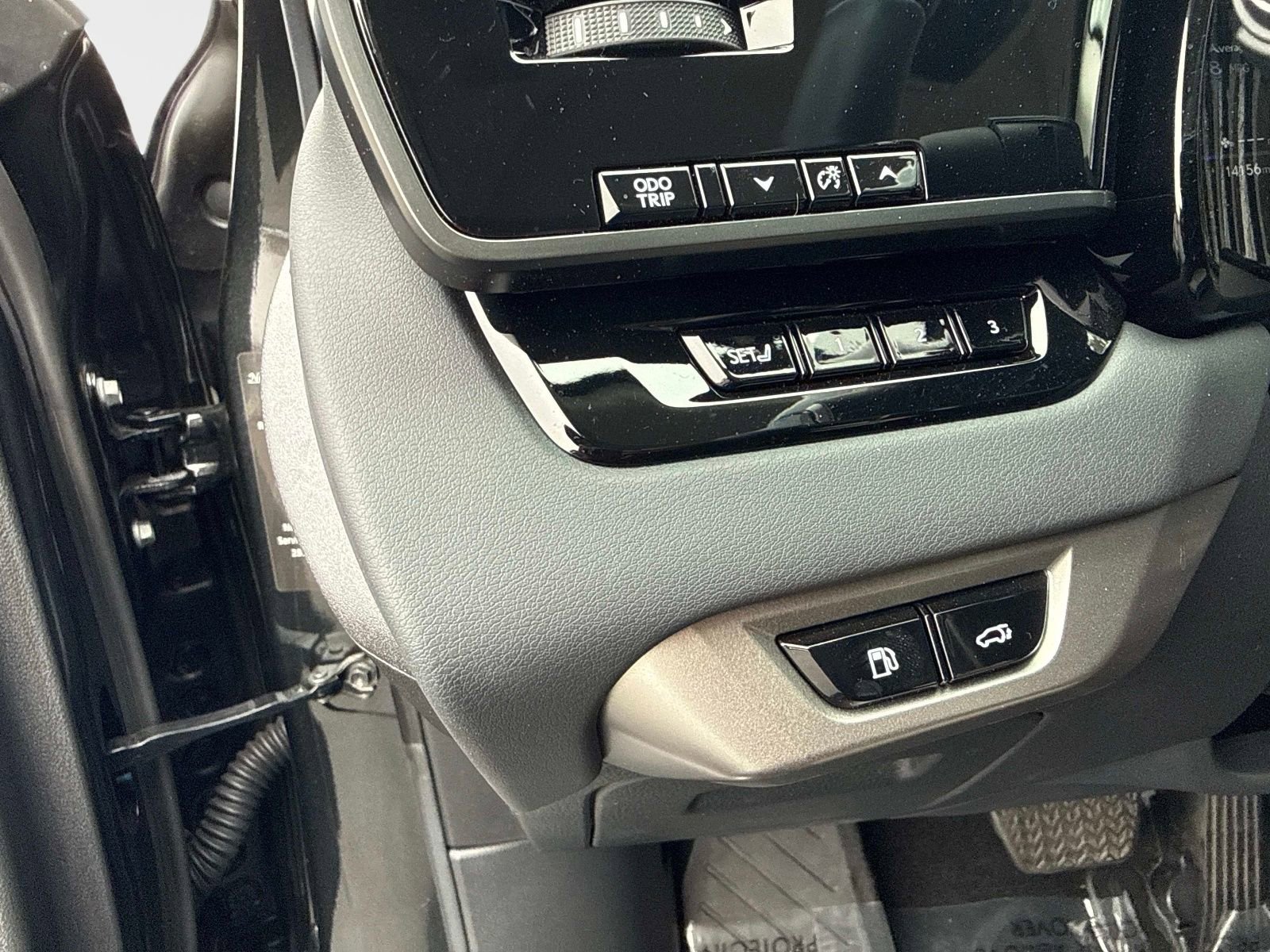 Used 2025 Lexus RX 450h AWD w/ Luxury Package image 36