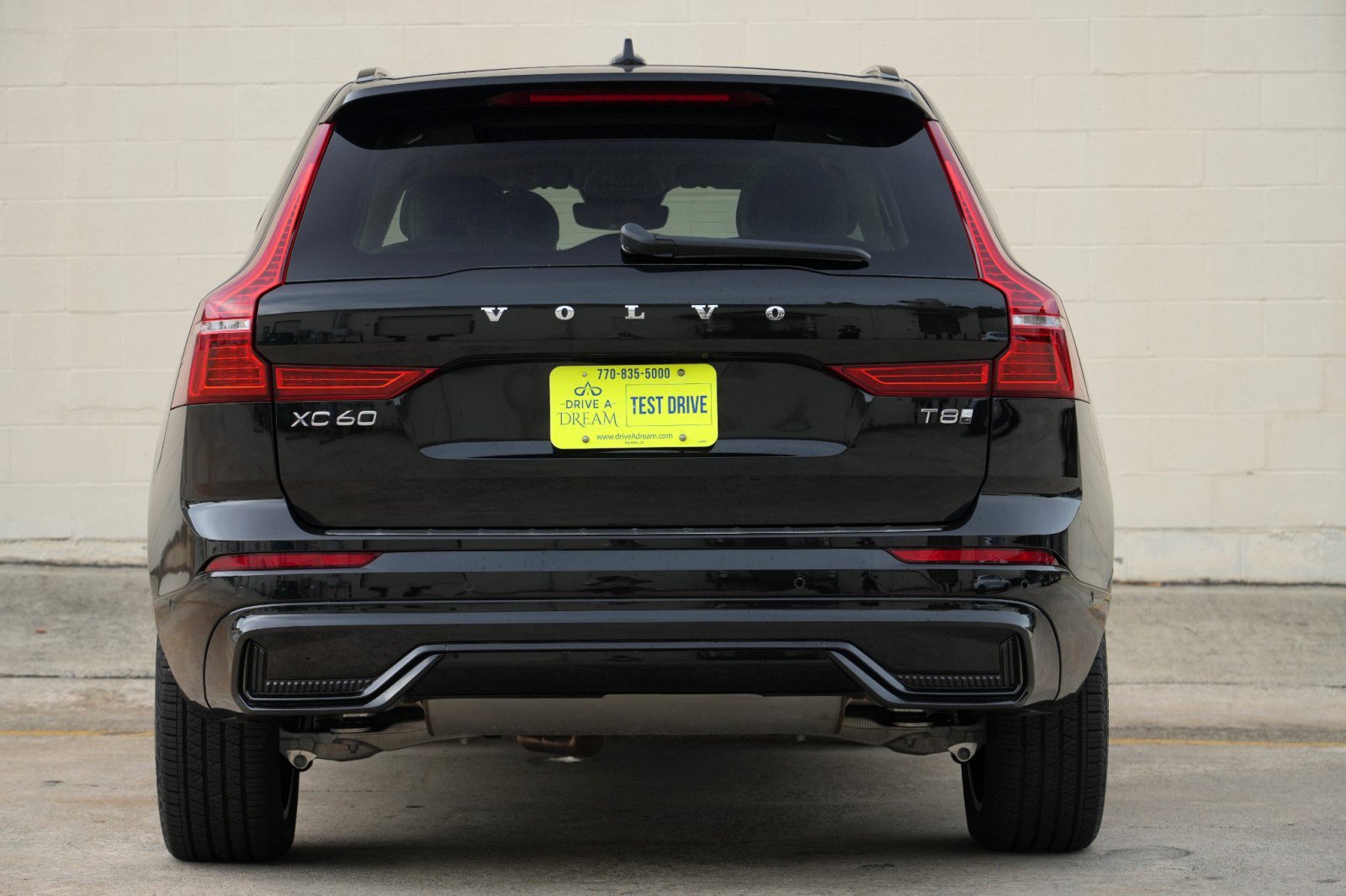 Used 2025 Volvo XC60 T8 Plus w/ Protection Package Premier AWD/4WD image 11