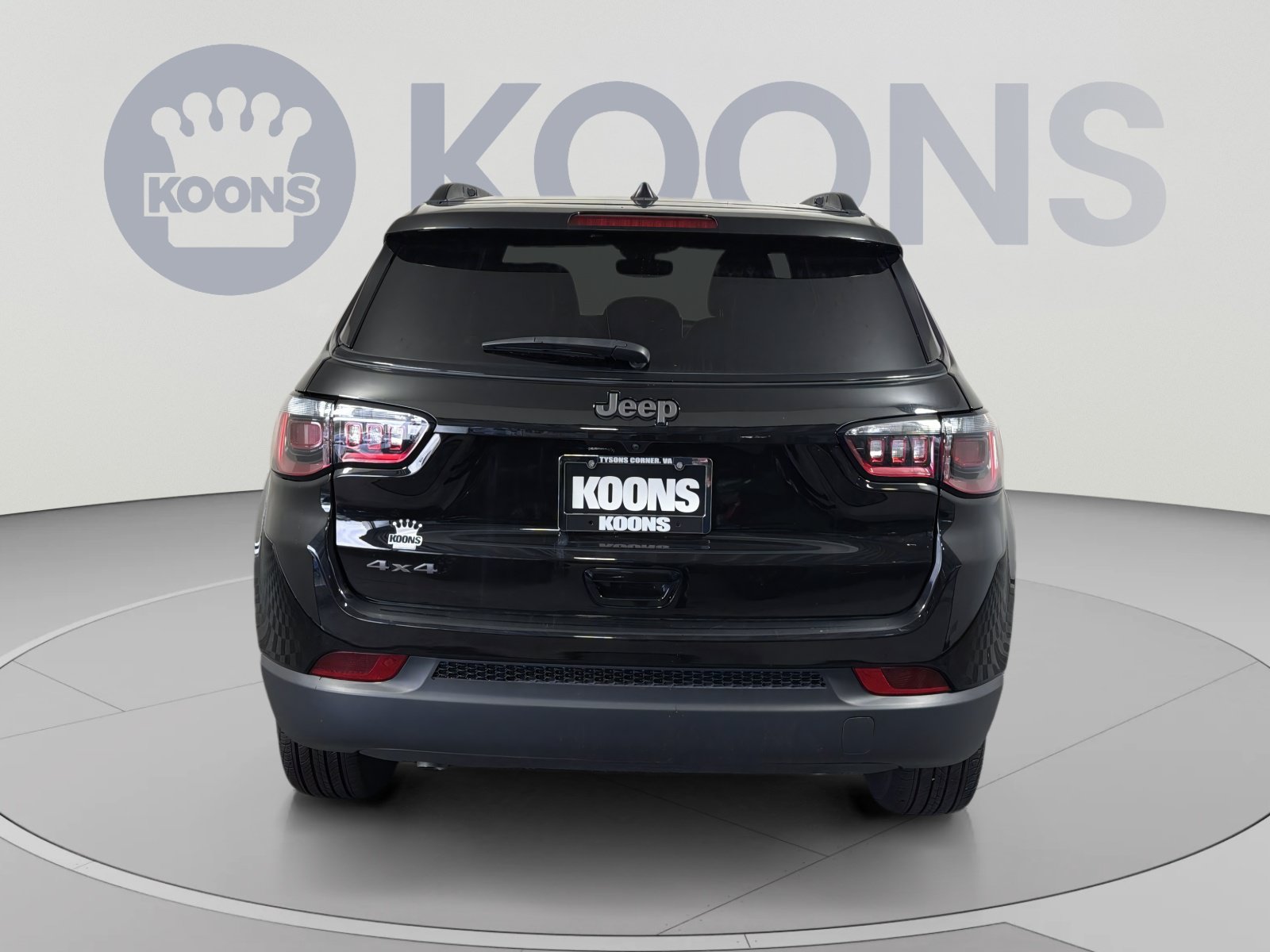 Used 2025 Jeep Compass Latitude w/ Sun & Sound Group AWD/4WD image 5