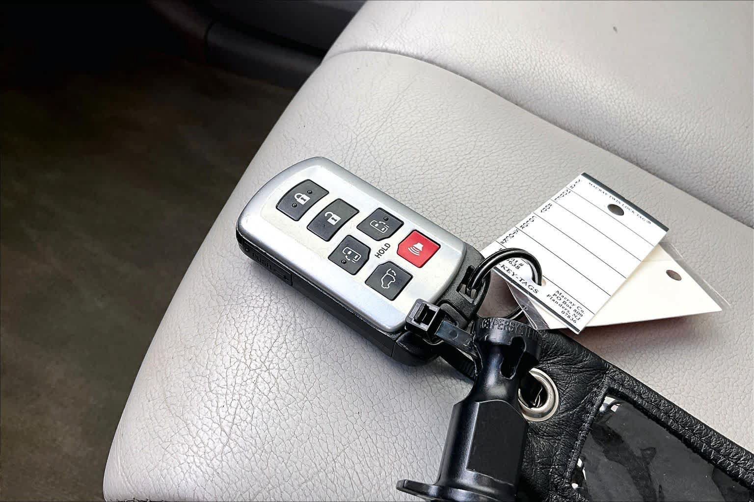 Used 2013 Toyota Sienna XLE FWD image 12