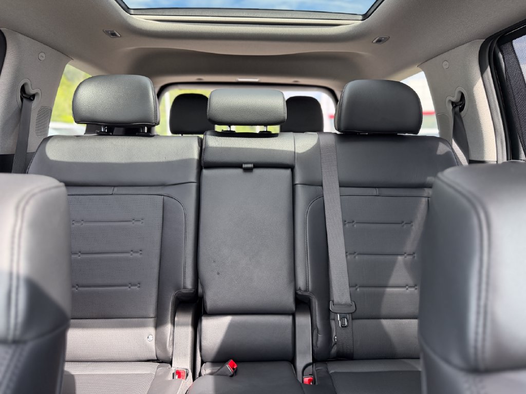 Used 2025 Hyundai Santa Fe Limited AWD/4WD image 32