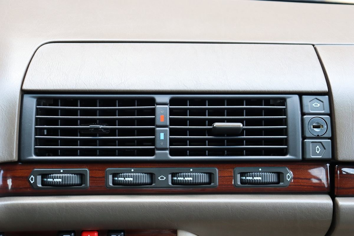 Used 1995 Mercedes-Benz S 320 image 17
