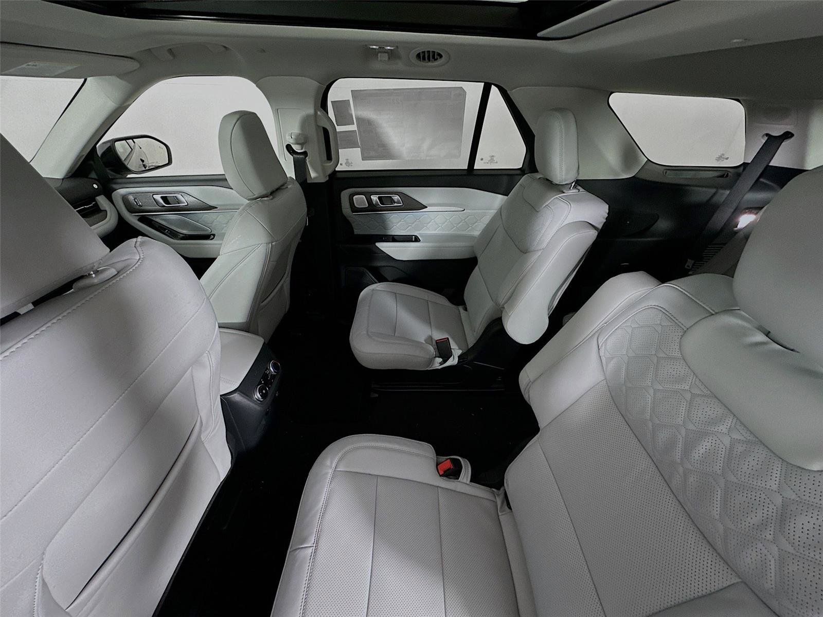 New 2026 Ford Explorer Platinum image 11