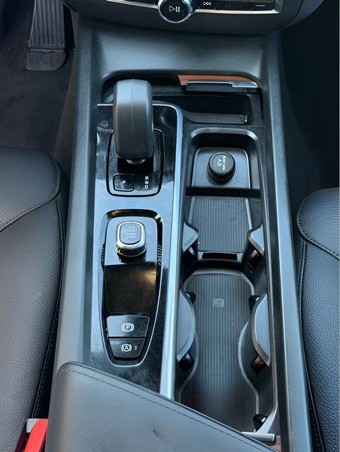 Used 2025 Volvo V60 B5 Cross Country Plus image 12