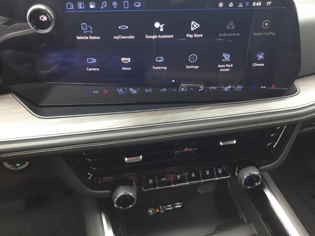 New 2025 Chevrolet Suburban Premier image 24
