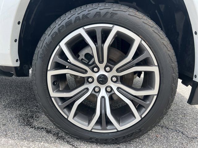 Certified 2025 RAM 1500 Tungsten w/ Off Road Group AWD/4WD image 15