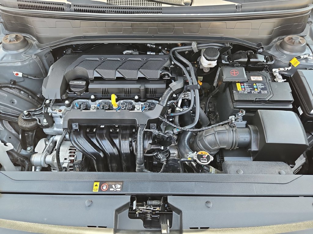Used 2025 Hyundai Venue SEL FWD image 33