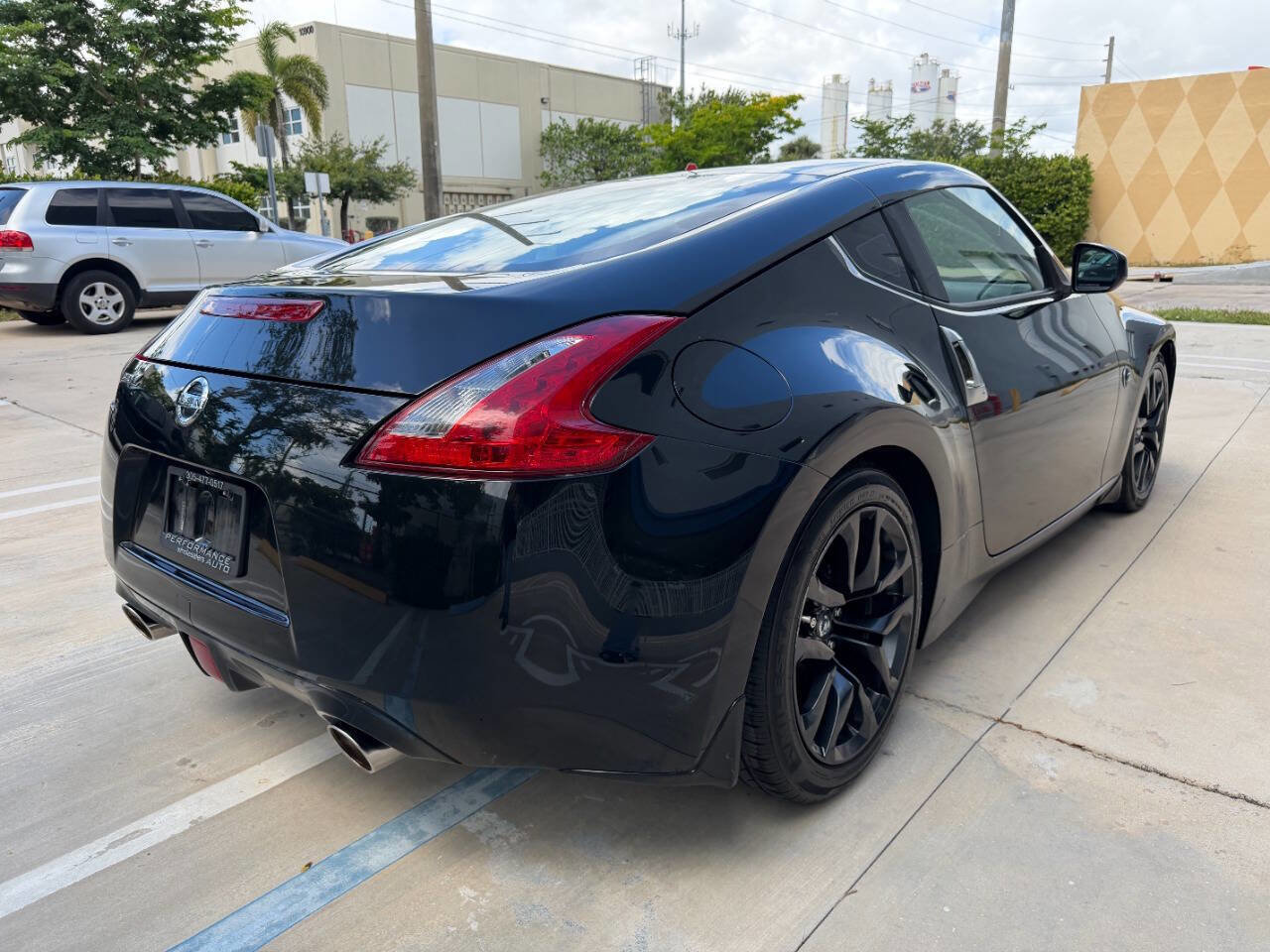 Used 2015 Nissan 370Z Coupe RWD image 6
