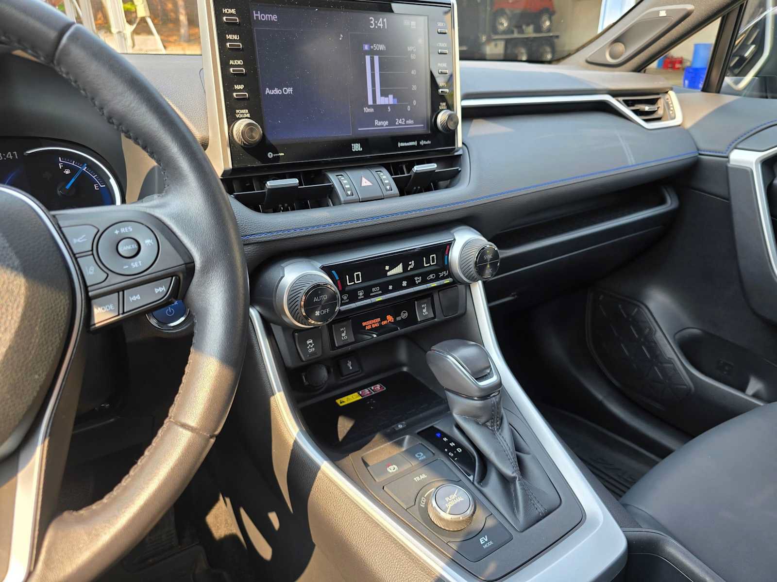 Used 2022 Toyota RAV4 XSE AWD/4WD image 25