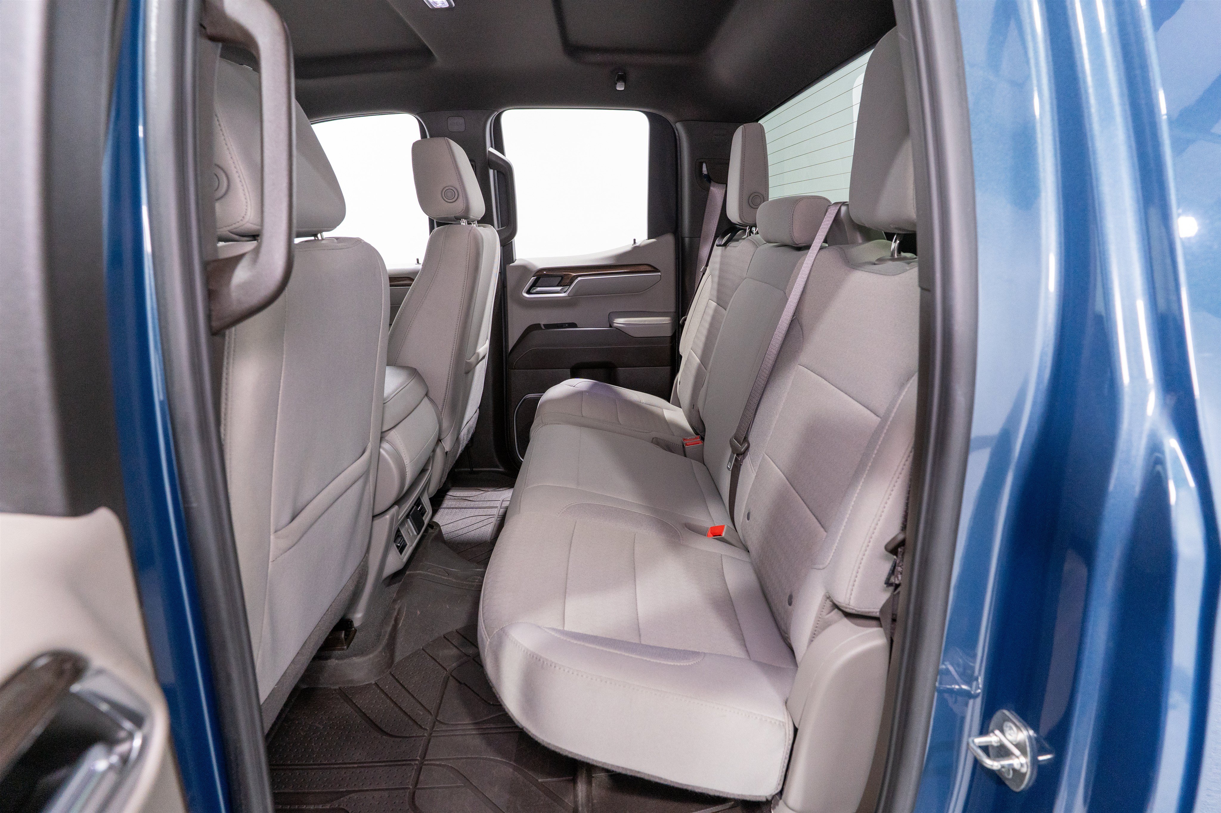 Used 2024 Chevrolet Silverado 1500 LT RWD image 28
