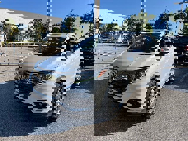 Used 2019 Honda HR-V EX-L image 2